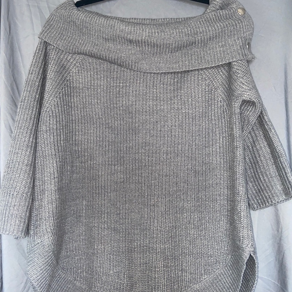 Sweaters - Picture 6 of 7